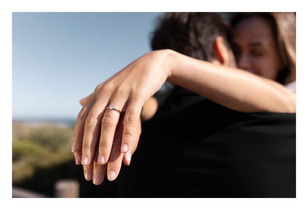 En qué mano se pone el anillo de compromiso y el anillo de casado